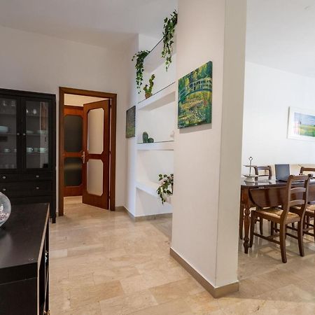 Universita & Stazione Airy Apartment With Parking 바리 외부 사진