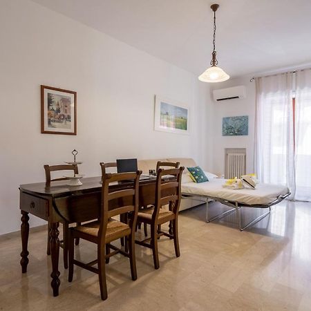 Universita & Stazione Airy Apartment With Parking 바리 외부 사진