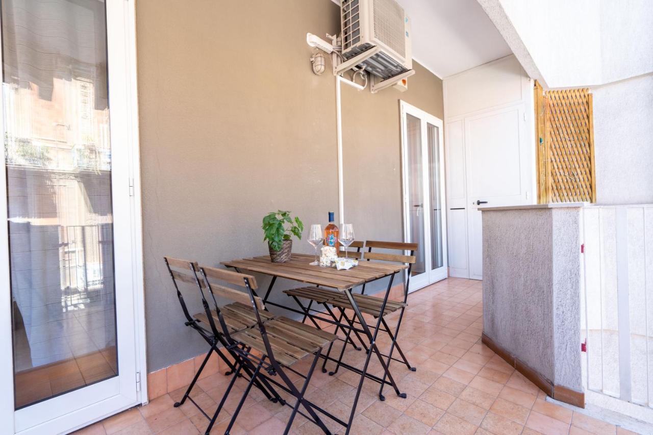 Universita & Stazione Airy Apartment With Parking 바리 외부 사진
