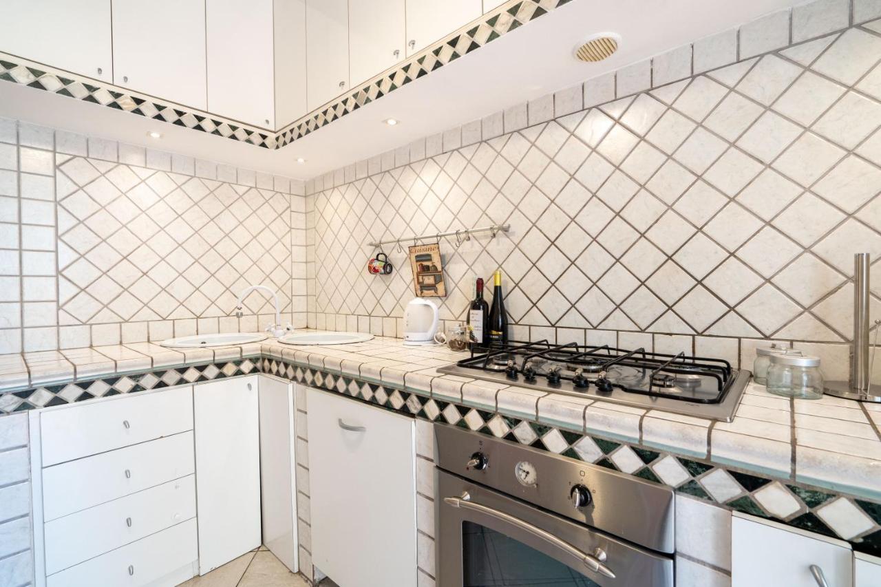 Universita & Stazione Airy Apartment With Parking 바리 외부 사진