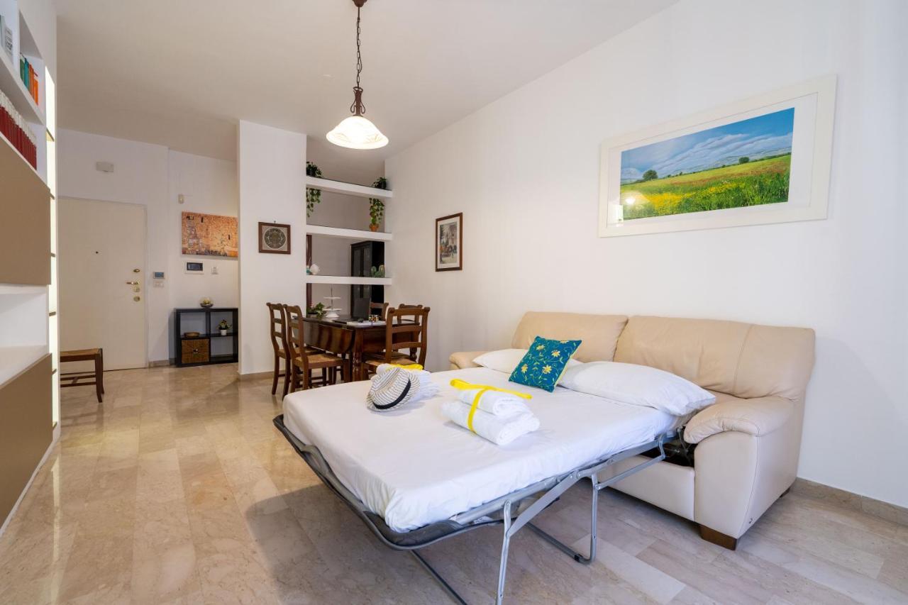 Universita & Stazione Airy Apartment With Parking 바리 외부 사진