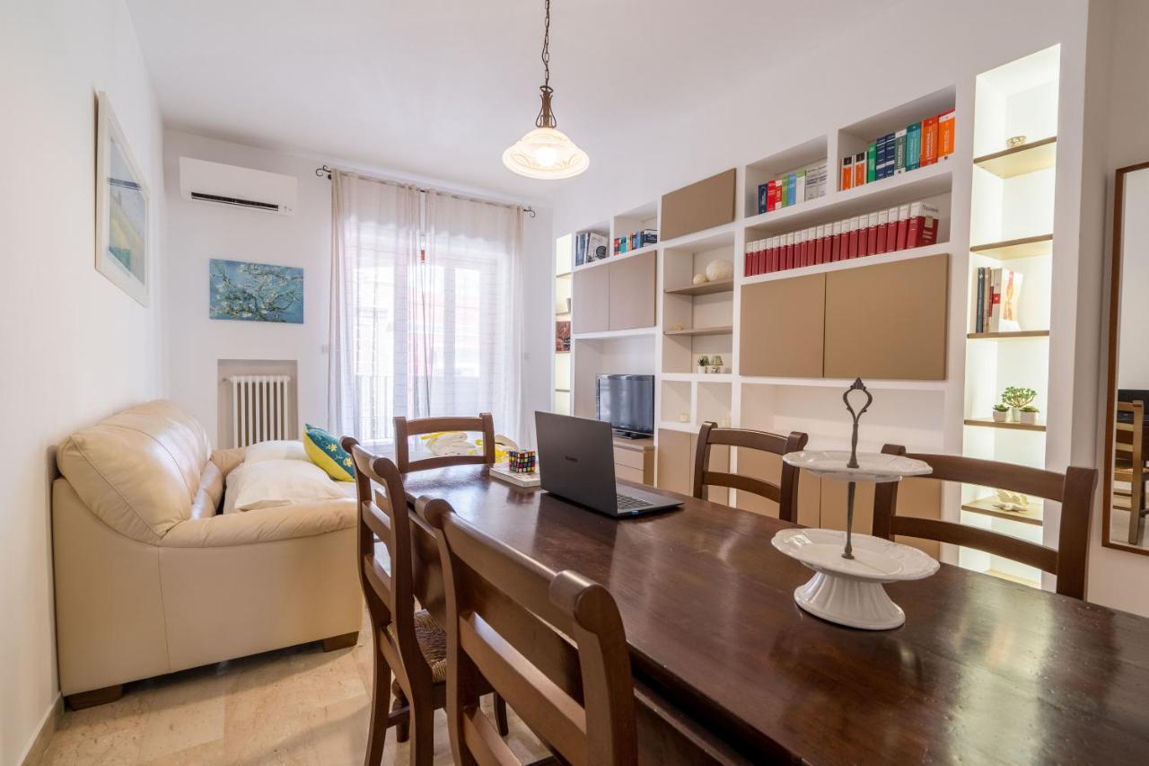 Universita & Stazione Airy Apartment With Parking 바리 외부 사진